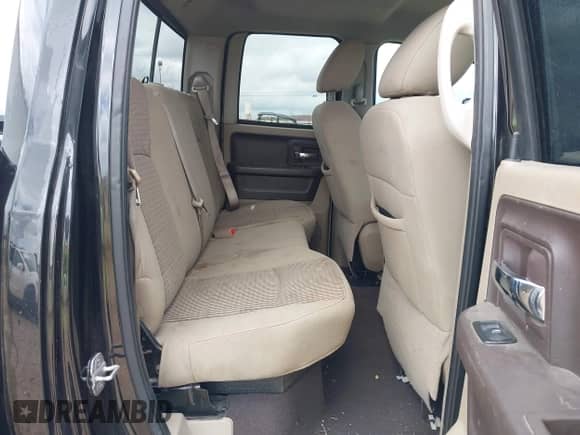 2011 Ram 1500 Big Horn z VIN 1D7RB1GT3BS657413, wystawiony jako IAAI lot #42208287 z przebiegiem 197 557 mil mil oraz . Historia ofert i sprzedaży dostępna na DreamBid. Obrazek 8.