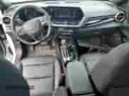 2024 Chevrolet Trax 2RS с VIN KL77LJE23RC154863, выставлен на аукционе Copart как лот 62772595 с пробегом 28 258 миль миль и Списание • Salvage title. История ставок и продаж доступна на DreamBid. Изображение 8.