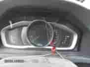 2018 Volvo S60 Inscription z VIN LYV402TKXJB171207, wystawiony jako IAAI lot #41394257 z przebiegiem 102 788 mil mil oraz . Historia ofert i sprzedaży dostępna na DreamBid. Obrazek 7.