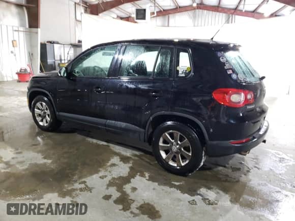 2010 Volkswagen Tiguan S с VIN WVGCV7AX2AW504241, выставлен на аукционе Copart как лот 44610505 с пробегом 234 251 миль миль и Чистый • Clean title. История ставок и продаж доступна на DreamBid. Изображение 2.