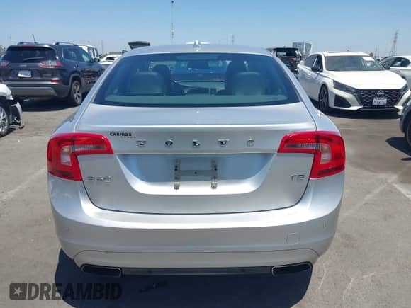 2015 Volvo S60 T5 Drive-E Premier with VIN YV126MFB8F2316406, listed as a IAAI auction lot 42517670 with 80,027 mi miles and . Bid and sale history available at DreamBid. Image 17.