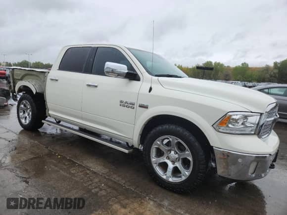 2018 Ram 1500 Laramie z VIN 1C6RR7NT9JS162425, wystawiony jako Copart lot #71929125 z przebiegiem 187 816 mil mil oraz Szkoda całkowita • Salvage title. Historia ofert i sprzedaży dostępna na DreamBid. Obrazek 4.