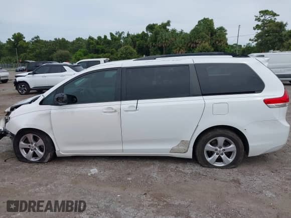 2012 Toyota Sienna LE AAS with VIN 5TDKK3DC8CS259698, listed as a IAAI auction lot 43249354 with 340,370 mi miles and . Bid and sale history available at DreamBid. Image 14.