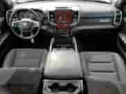 2021 Ram 1500 Big Horn z VIN 1C6SRFMT2MN549057, wystawiony jako Copart lot #47660585 z przebiegiem 45 943 mil mil oraz Szkoda całkowita • Salvage title. Historia ofert i sprzedaży dostępna na DreamBid. Obrazek 8.