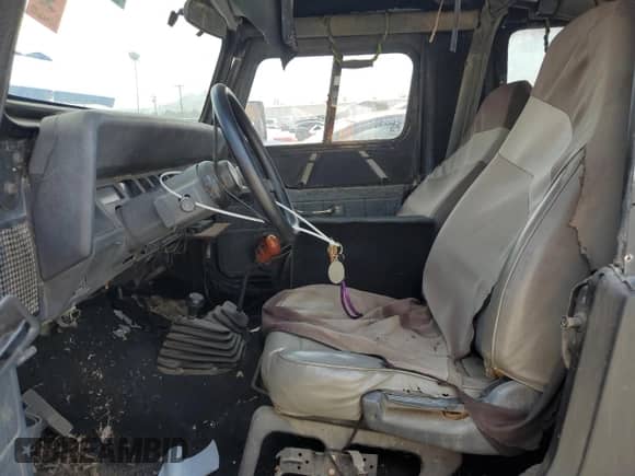 1993 Jeep Wrangler с VIN 1J4FY29S4PP223687, выставлен на аукционе Copart как лот 67595675 с пробегом 108 791 миль миль и Списание • Salvage title. История ставок и продаж доступна на DreamBid. Изображение 7.