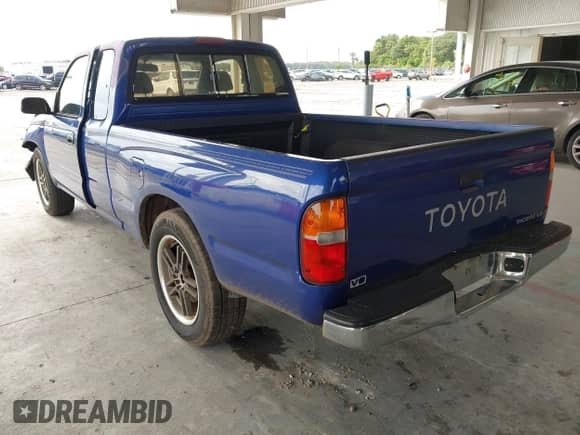 1995 Toyota Tacoma z VIN 4TAVN53F9SZ023310, wystawiony jako IAAI lot #43400554 z przebiegiem 311 607 mil mil oraz . Historia ofert i sprzedaży dostępna na DreamBid. Obrazek 3.