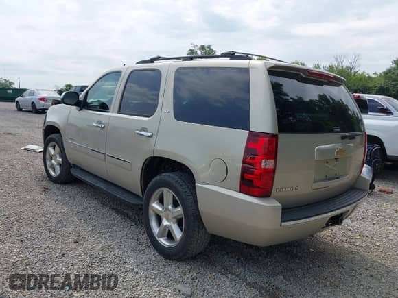 2012 Chevrolet Tahoe LTZ z VIN 1GNSKCE0XCR142165, wystawiony jako IAAI lot #42737217 z przebiegiem 167 857 mil mil oraz . Historia ofert i sprzedaży dostępna na DreamBid. Obrazek 3.