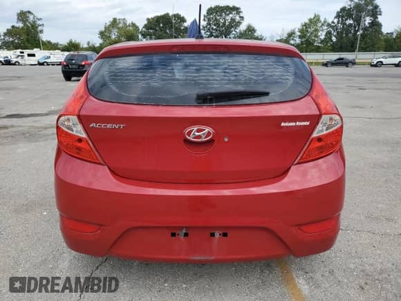2013 Hyundai Accent GS z VIN KMHCT5AE4DU083907, wystawiony jako Copart lot #71919105 z przebiegiem 124 190 mil mil oraz Szkoda całkowita • Salvage title. Historia ofert i sprzedaży dostępna na DreamBid. Obrazek 6.