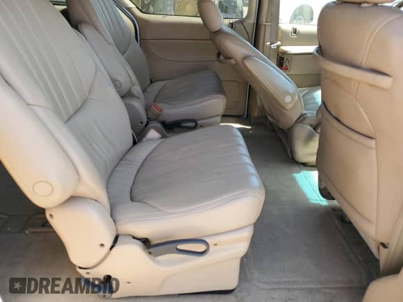 1996 Dodge Caravan LE with VIN 1B4GP54L2TB415788, listed as a Copart auction lot 61876575 with 136,500 mi miles and Salvage title. Bid and sale history available at DreamBid. Image 11.