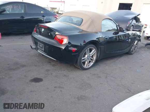 2008 BMW Z4 3.0i z VIN 4USBU33598LW61259, wystawiony jako IAAI lot #43208888 z przebiegiem Nie podano mil oraz . Historia ofert i sprzedaży dostępna na DreamBid. Obrazek 4.