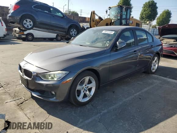 2012 BMW 3 Series 328i с VIN WBA3C1C53CF430430, выставлен на аукционе Copart как лот 70013155 с пробегом 113 905 миль миль и Чистый • Clean title. История ставок и продаж доступна на DreamBid. Изображение 1.