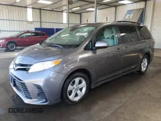 2018 Toyota Sienna LE Auto Access Seat with VIN 5TDKZ3DC0JS927096, listed as a Copart auction lot 69286975 with 95,256 mi miles and Clean title. Bid and sale history available at DreamBid. Image 1.