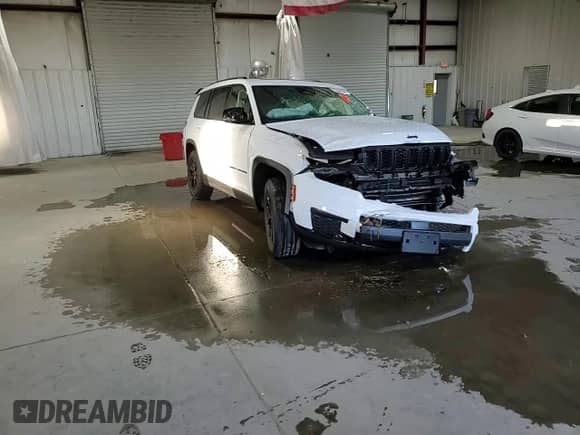 2025 Jeep Grand Cherokee Laredo X z VIN 1C4RJKAGXS8632035, wystawiony jako Copart lot #81558194 z przebiegiem Nie podano mil oraz Nie do naprawy • Non repairable. Historia ofert i sprzedaży dostępna na DreamBid. Obrazek 14.