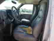 2006 Chevrolet Express Cargo z VIN 1GCFG15X761238996, wystawiony jako Copart lot #56253425 z przebiegiem 186 632 mil mil oraz Szkoda całkowita • Salvage title. Historia ofert i sprzedaży dostępna na DreamBid. Obrazek 7.