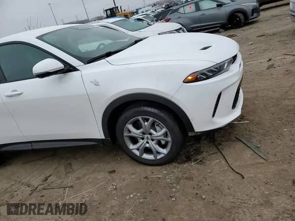 2024 Dodge Hornet R/T с VIN ZACPDFCW7R3A35249, выставлен на аукционе Copart как лот 41580115 с пробегом 577 миль миль и Чистый • Clean title. История ставок и продаж доступна на DreamBid. Изображение 12.