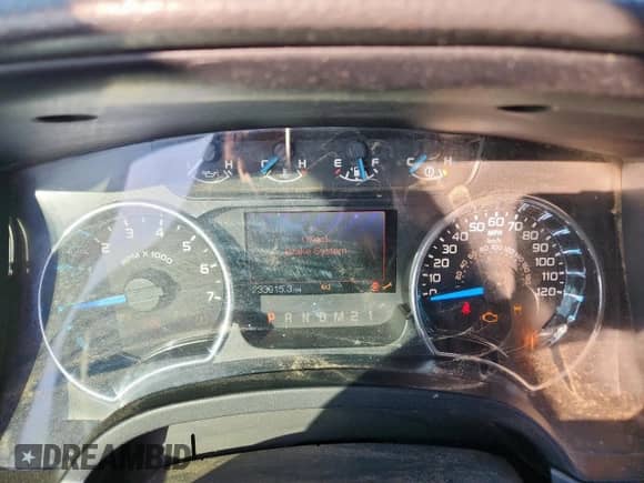 2013 Ford F-150 XLT z VIN 1FTFW1EF8DFB02189, wystawiony jako Copart lot #82472155 z przebiegiem 233 915 mil mil oraz Szkoda całkowita • Salvage title. Historia ofert i sprzedaży dostępna na DreamBid. Obrazek 9.