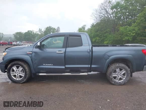 2008 Toyota Tundra Limited с VIN 5TBBV58198S501555, выставлен на аукционе IAAI как лот 42321052 с пробегом 248 154 миль миль и . История ставок и продаж доступна на DreamBid. Изображение 15.
