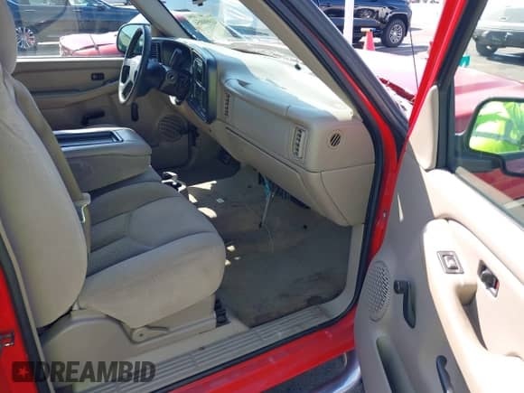 2004 Chevrolet Silverado 1500 LS with VIN 1GCEC19V84Z142003, listed as a IAAI auction lot 41998056 with 214,671 mi miles and . Bid and sale history available at DreamBid. Image 5.