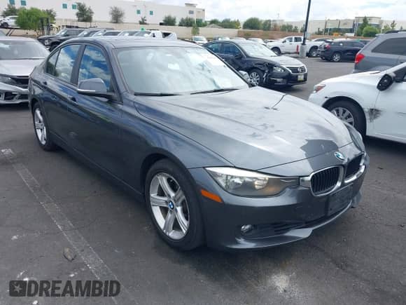 2015 BMW 3 Series 328i z VIN WBA3C1C51FK123138, wystawiony jako IAAI lot #43260210 z przebiegiem 128 848 mil mil oraz . Historia ofert i sprzedaży dostępna na DreamBid. Obrazek 1.