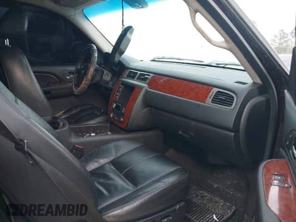 2009 Chevrolet Silverado 1500 LTZ z VIN 1GCEK39J09Z200009, wystawiony jako IAAI lot #41414164 z przebiegiem 192 030 mil mil oraz . Historia ofert i sprzedaży dostępna na DreamBid. Obrazek 5.