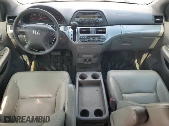 2010 Honda Odyssey EX с VIN 5FNRL3H42AB043863, выставлен на аукционе Copart как лот 71588935 с пробегом 200 740 миль миль и Списание • Salvage title. История ставок и продаж доступна на DreamBid. Изображение 8.