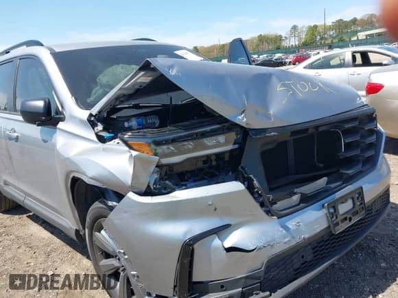 2025 Honda Pilot Sport z VIN 5FNYG1H38SB017782, wystawiony jako IAAI lot #42128117 z przebiegiem 11 920 mil mil oraz . Historia ofert i sprzedaży dostępna na DreamBid. Obrazek 17.