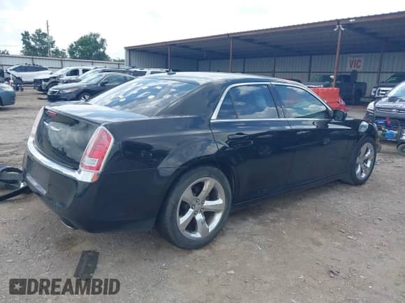 2014 Chrysler 300 с VIN 2C3CCAAG2EH124347, выставлен на аукционе IAAI как лот 42665137 с пробегом Не указан миль и . История ставок и продаж доступна на DreamBid. Изображение 4.