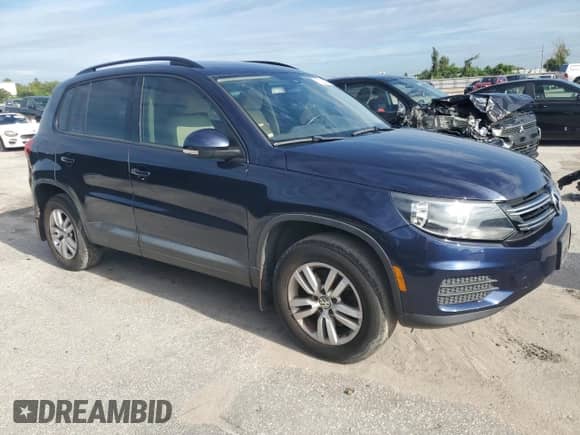 2016 Volkswagen Tiguan S z VIN WVGAV7AX8GW611844, wystawiony jako Copart lot #70020365 z przebiegiem 138 036 mil mil oraz Szkoda całkowita • Salvage title. Historia ofert i sprzedaży dostępna na DreamBid. Obrazek 4.