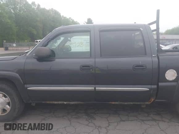 2005 GMC Sierra 1500 SLE with VIN 2GTEK13TX51225016, listed as a IAAI auction lot 42285728 with 258,939 mi miles and . Bid and sale history available at DreamBid. Image 15.