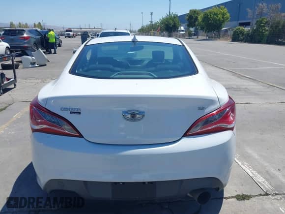 2015 Hyundai Genesis Coupe 3.8L Base with VIN KMHHU6KJ3FU123062, listed as a IAAI auction lot 43017054 with 157,727 mi miles and . Bid and sale history available at DreamBid. Image 16.