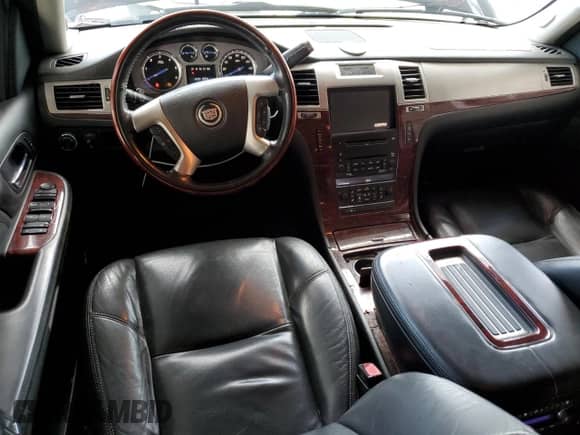 2009 Cadillac Escalade z VIN 1GYFC13219R238527, wystawiony jako Copart lot #56383845 z przebiegiem 213 641 mil mil oraz Szkoda całkowita • Salvage title. Historia ofert i sprzedaży dostępna na DreamBid. Obrazek 8.