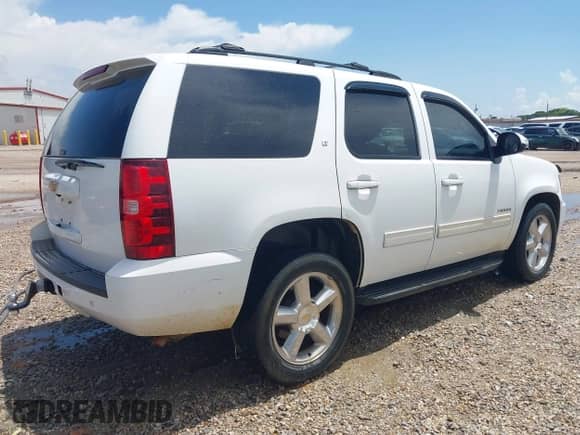 2013 Chevrolet Tahoe LT с VIN 1GNSCBE07DR375705, выставлен на аукционе IAAI как лот 42692809 с пробегом 269 569 миль миль и . История ставок и продаж доступна на DreamBid. Изображение 4.