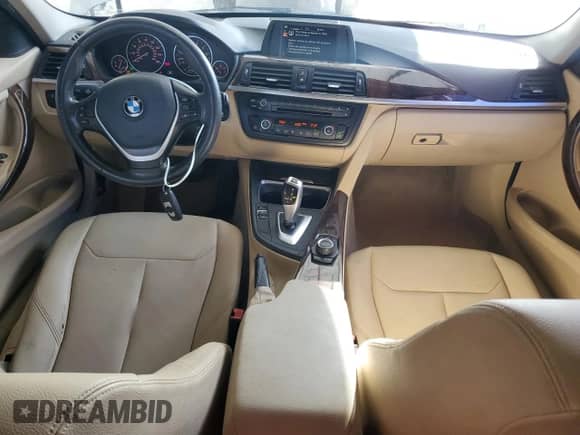 2015 BMW 3 Series 328i z VIN WBA3A5G5XFNP34338, wystawiony jako Copart lot #82522135 z przebiegiem 138 362 mil mil oraz Czysty tytuł • Clean title. Historia ofert i sprzedaży dostępna na DreamBid. Obrazek 8.