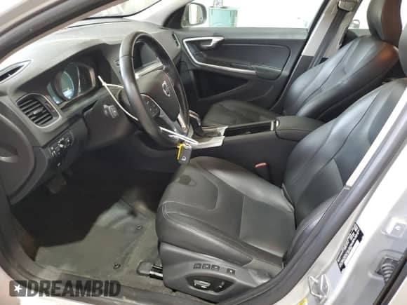 2016 Volvo S60 T5 Premier с VIN YV1612TK3G2390410, выставлен на аукционе Copart как лот 67412235 с пробегом 147 740 миль миль и Списание • Salvage title. История ставок и продаж доступна на DreamBid. Изображение 7.