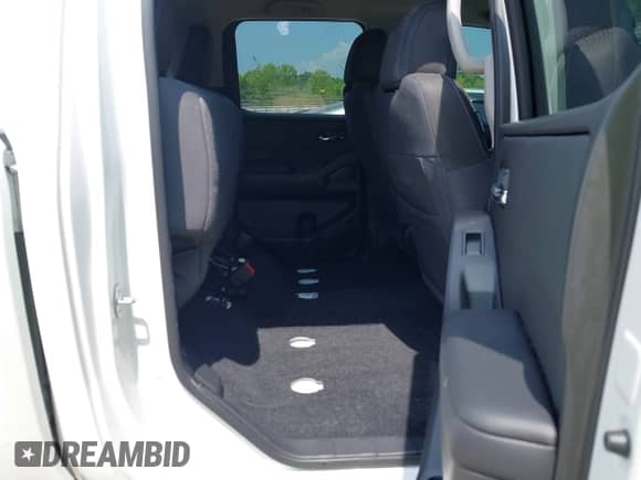 2025 Nissan Frontier SL с VIN 1N6ED1EJ4SN602923, выставлен на аукционе IAAI как лот 42585618 с пробегом 3 820 миль миль и . История ставок и продаж доступна на DreamBid. Изображение 8.