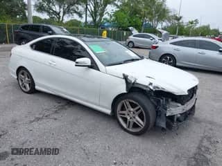 2015 Mercedes-Benz C 250 with VIN WDDGJ4HB8FG391252, listed as a IAAI auction lot 42428123 with 139,413 mi miles and . Bid and sale history available at DreamBid. Image 1.