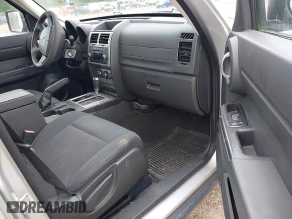 2011 Dodge Nitro SE with VIN 1D4PU2GK5BW532661, listed as a IAAI auction lot 42552873 with 132,372 mi miles and . Bid and sale history available at DreamBid. Image 5.