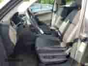 2024 Volkswagen Tiguan SE с VIN 3VVMB7AX9RM053081, выставлен на аукционе Copart как лот 64123895 с пробегом 5 717 миль миль и Списание • Salvage title. История ставок и продаж доступна на DreamBid. Изображение 7.