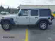 2023 Jeep Wrangler Sport S z VIN 1C4HJXDNXPW702199, wystawiony jako IAAI lot #41859413 z przebiegiem 24 942 mil mil oraz . Historia ofert i sprzedaży dostępna na DreamBid. Obrazek 14.