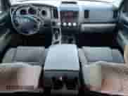 2012 Toyota Tundra z VIN 5TFRU5F1XCX027582, wystawiony jako Copart lot #85649634 z przebiegiem 267 030 mil mil oraz Szkoda całkowita • Salvage title. Historia ofert i sprzedaży dostępna na DreamBid. Obrazek 8.