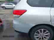 2015 Nissan Pathfinder S с VIN 5N1AR2MN6FC689914, выставлен на аукционе IAAI как лот 42211611 с пробегом 167 389 миль миль и . История ставок и продаж доступна на DreamBid. Изображение 19.