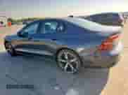 2024 Volvo S60 Plus Dark Theme z VIN 7JRL12FL6RG306746, wystawiony jako Copart lot #81098065 z przebiegiem 27 161 mil mil oraz Szkoda całkowita • Salvage title. Historia ofert i sprzedaży dostępna na DreamBid. Obrazek 2.