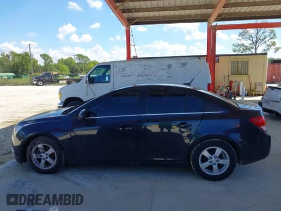 2014 Chevrolet Cruze 1LT с VIN 1G1PC5SB0E7441913, выставлен на аукционе IAAI как лот 43225035 с пробегом 104 362 миль миль и . История ставок и продаж доступна на DreamBid. Изображение 14.