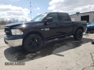 2015 Ram 1500 Tradesman z VIN 3C6RR7KT4FG549497, wystawiony jako Copart lot #52674255 z przebiegiem 158 880 mil mil oraz Szkoda całkowita • Salvage title. Historia ofert i sprzedaży dostępna na DreamBid. Obrazek 1.