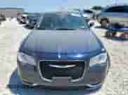 2016 Chrysler 300 Anniversary Edition с VIN 2C3CCAAG7GH268575, выставлен на аукционе Copart как лот 71306745 с пробегом 55 846 миль миль и Списание • Salvage title. История ставок и продаж доступна на DreamBid. Изображение 5.