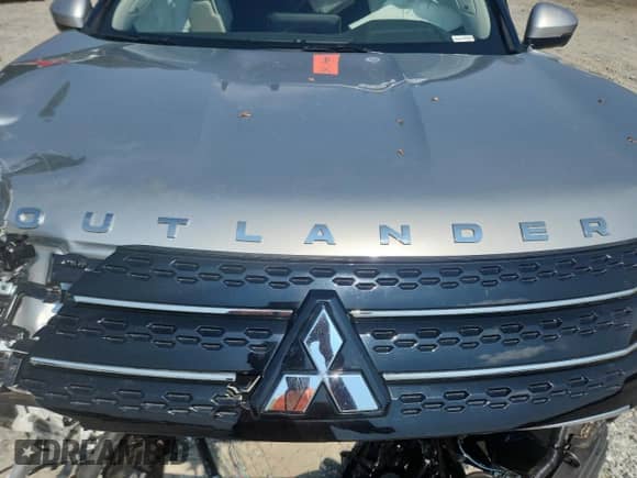 2024 Mitsubishi Outlander SE z VIN JA4J3VA82RZ067053, wystawiony jako Copart lot #81312425 z przebiegiem 52 238 mil mil oraz Szkoda całkowita • Salvage title. Historia ofert i sprzedaży dostępna na DreamBid. Obrazek 11.