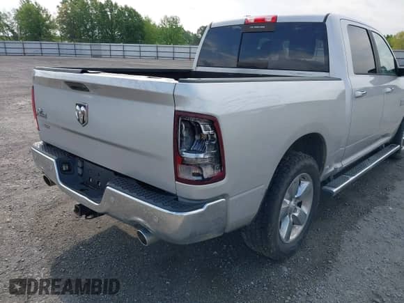 2017 Ram 1500 Big Horn z VIN 3C6RR6LTXHG734388, wystawiony jako IAAI lot #42002529 z przebiegiem 128 857 mil mil oraz . Historia ofert i sprzedaży dostępna na DreamBid. Obrazek 13.