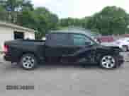 2022 Ram 1500 Big Horn z VIN 1C6RRFFG9NN400564, wystawiony jako IAAI lot #42364826 z przebiegiem 18 618 mil mil oraz . Historia ofert i sprzedaży dostępna na DreamBid. Obrazek 14.