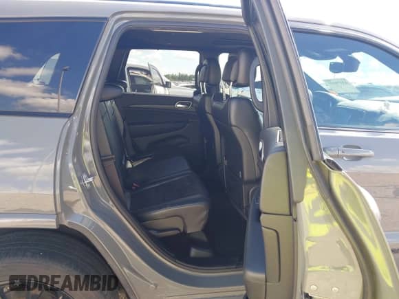 2019 Jeep Grand Cherokee Altitude z VIN 1C4RJEAGXKC832489, wystawiony jako IAAI lot #43379107 z przebiegiem 56 584 mil mil oraz . Historia ofert i sprzedaży dostępna na DreamBid. Obrazek 8.