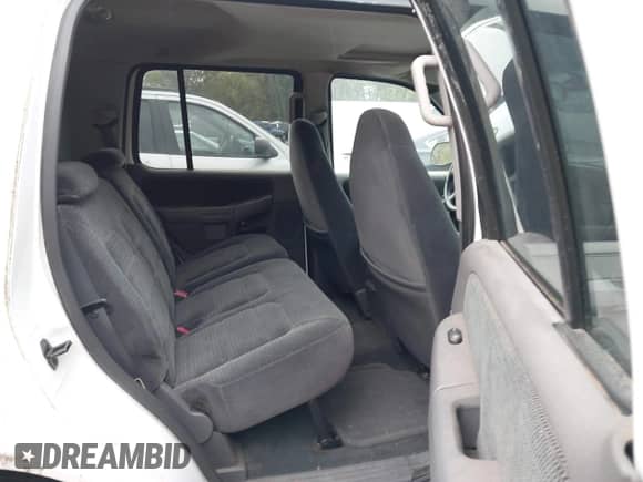 2002 Ford Explorer XLT z VIN 1FMZU73E12ZA32669, wystawiony jako IAAI lot #43536174 z przebiegiem 232 923 mil mil oraz . Historia ofert i sprzedaży dostępna na DreamBid. Obrazek 8.
